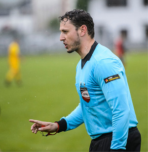 Stefan Mühlbacher und seine Mitstreiter von der Schiedsrichterzunft haben im Tiroler Unterhaus nicht immer einen leichten Stand.