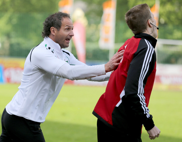 In der hektischen Schlussphase vor sechs Jahren reagierte sich FCW-Coach Roli Kirchler damals am vierten Offiziellen Markus Hameter ab.