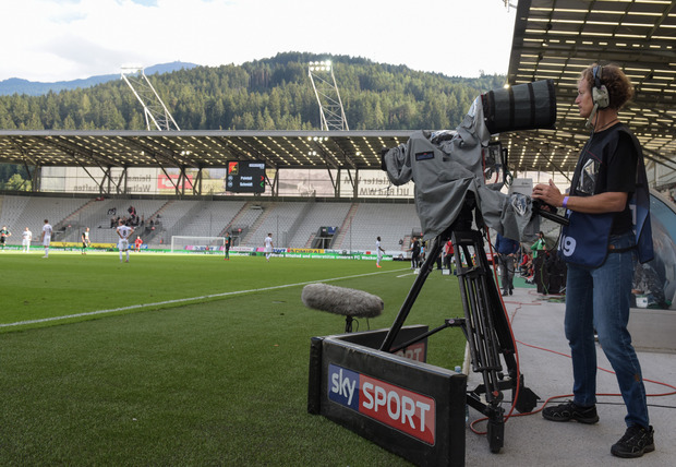 Wer am Fußball dranbleiben will, muss zunehmend auf Pay-TV-Sender ausweichen.