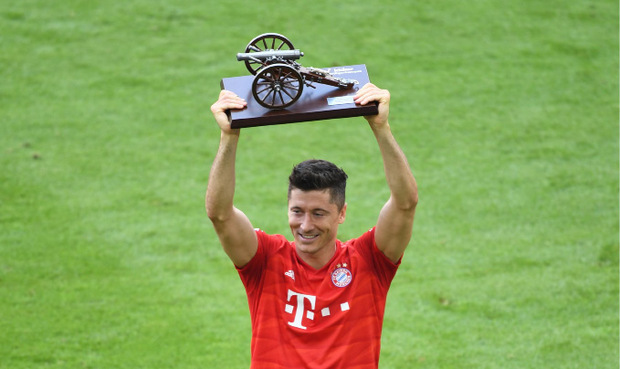 Zum vierten Mal ging die Tojägerkanone an Bayern-Stürmer Robert Lewandowski.