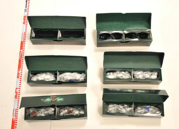Der Tiefkühler in der Pradler Wohnung enthielt nicht nur Lebensmittel, sondern auch Drogen, die in scheinbar originalverschweißten After-Eight-Packungen versteckt