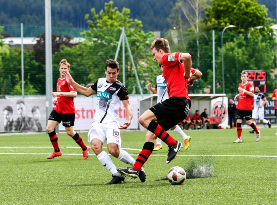 Gerd Gerber (r.) und seine Reichenauer drehten gegen Anif einen Rückstand um und siegten noch 3:1.