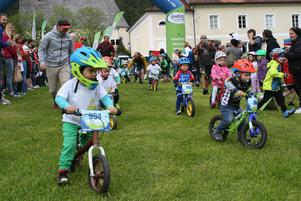 Das MTB-Festival startete mit den Kinderrennen.