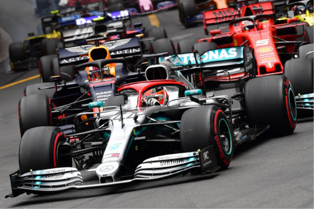 Lewis Hamilton verteidigte seinen Sieg gegen Max Verstappen mit Ach und Krach.