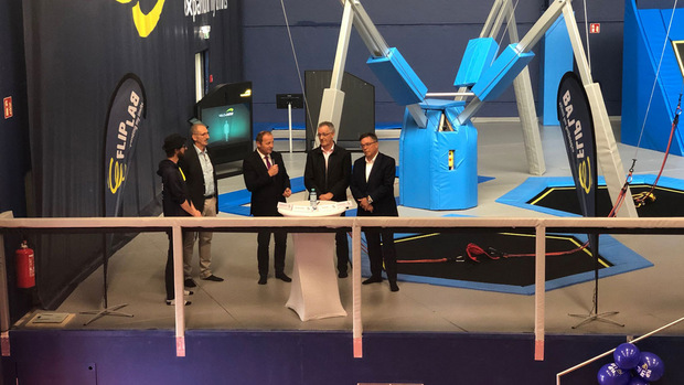 Ohne Schuhe eröffneten Manfred Lener, Josef Geisler, Ericht Ruetz und Alois Schranz (v.l.) das FLIP LAB.