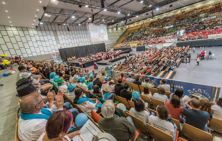 Tausende Besucher in der Olympiaworld Innsbruck bejubelten die Preisverleihung zum Abschluss des 13. „World Music Festivals“