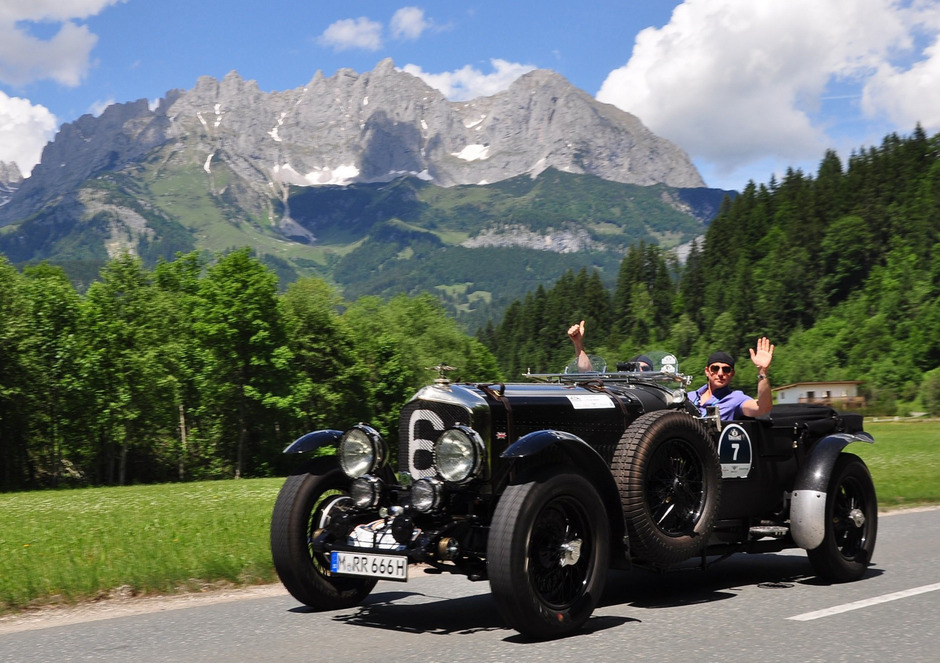 An die 170 Automobilklassiker sind ab heute in Kitzbühel.