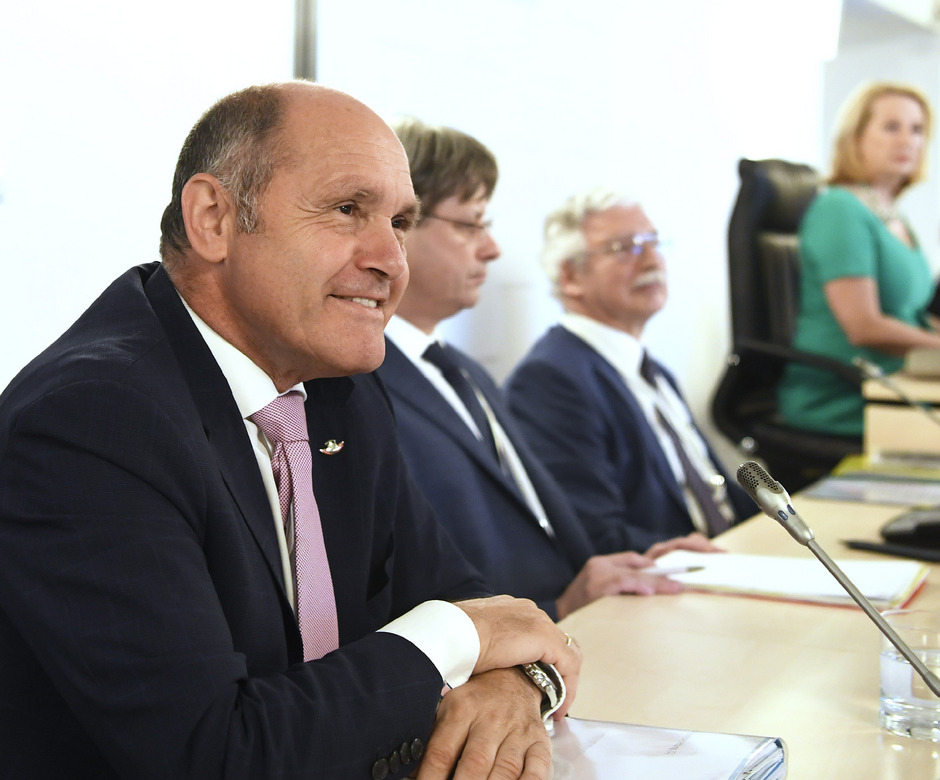 U00d6VP Verein Mit BVT Mitarbeitern Verwundert Ausschuss