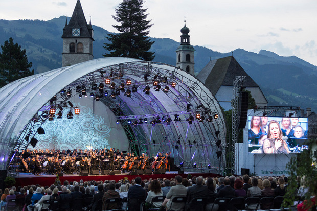 Dennoch haben sich viele Kulturveranstaltungen vor allem im Sommer auch bei internationalen Gästen profiliert.