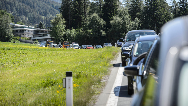 Stau auch auf der Zufahrt zur Brennerautobahn in Patsch.