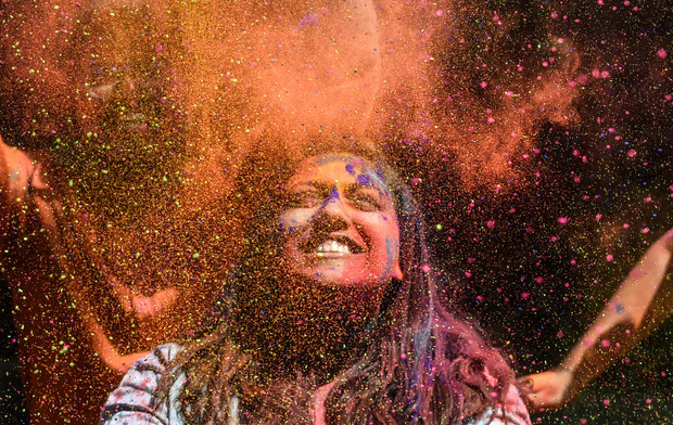 Ursprünglich eine indische Tradition, wird das Holi Festival in Innsbruck traditionell im Hafen gefeiert. (Symbolbild)