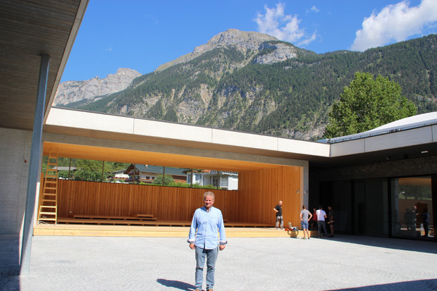 Über den Musikpavillon mit Bergkulisse freut sich BM Werner Entner besonders.