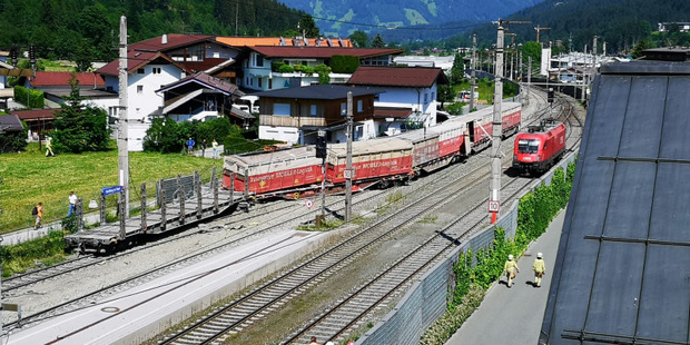 Der Zug entgleiste um kurz nach 15 Uhr beim Bahnhof Kirchberg.