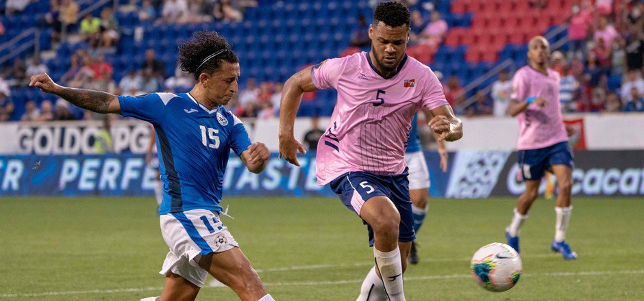 Oliver Harvey (r.) und Bermuda gelang gegen Nicaragua ein historischer Sieg.