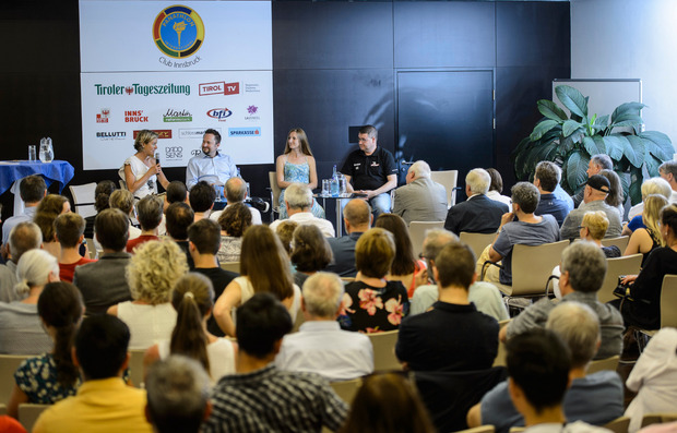 Eltern im Sport – gefragt, geliebt, gefürchtet, überfordert. Der Panathlonclub Innsbruck lud kürzlich zur Diskussion – u. a. mit Mirjam Wolf.