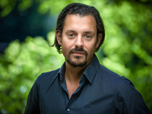Adam Pawloff ist Klimaexperte bei Greenpeace: Aus für Diesel und Benziner in zehn Jahren.