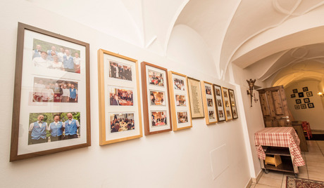 Die Stammgast-Galerie mit vielen Gesichtern.