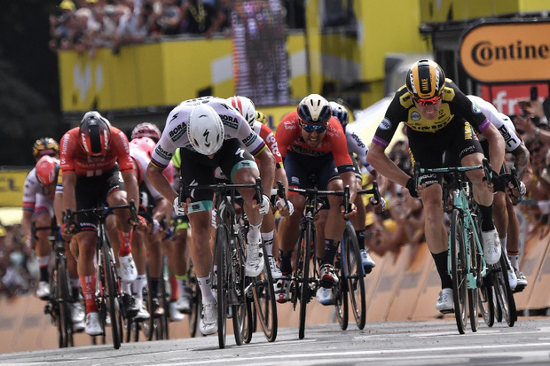 Wenige Zentimeter schaffte es Teunissen dann doch vor Ex-Weltmeister Peter Sagan.