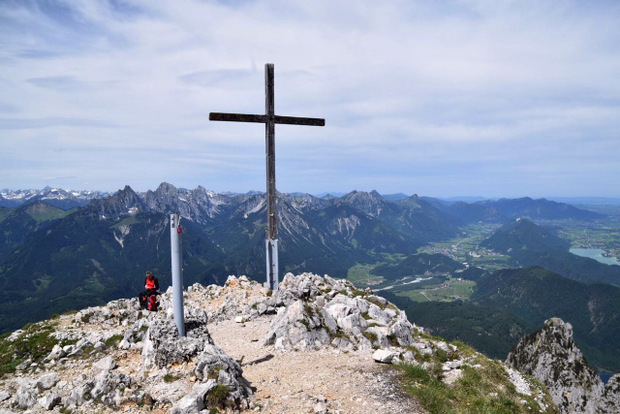 Am Gipfel hat man eine tolle Aussicht.