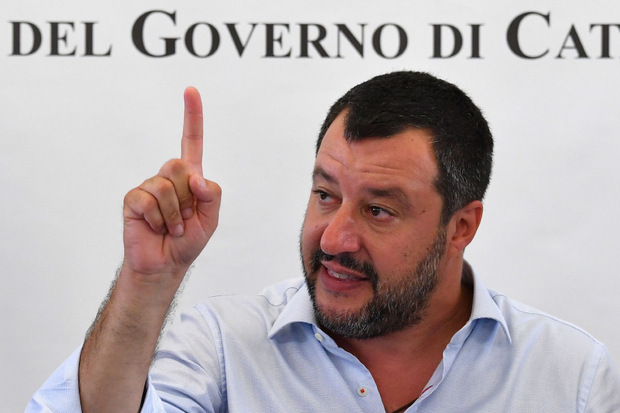 Die Auseindersetzung mit NGOs beschert Salvinis Lega derzeit ein Rekordhoch.