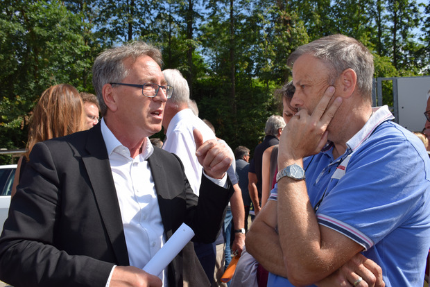 BM Martin Krumschnabel versicherte den Anrainern: Die Gemeinde wird sich zur Wehr setzen.