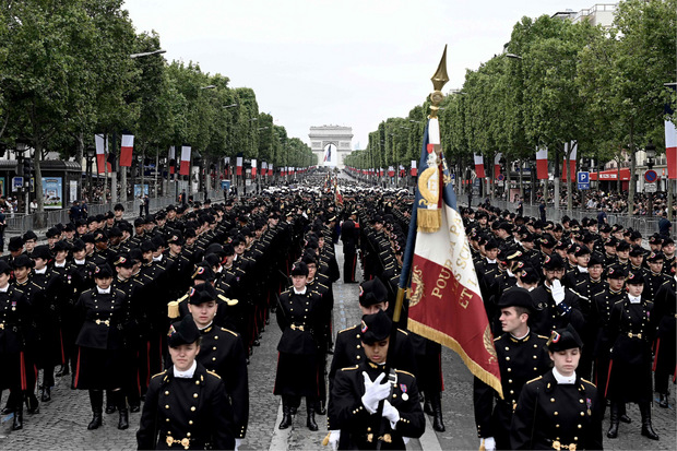 Mit der traditionellen Militärparade wird an den Jahrestag des Sturms auf die Bastille erinnert.