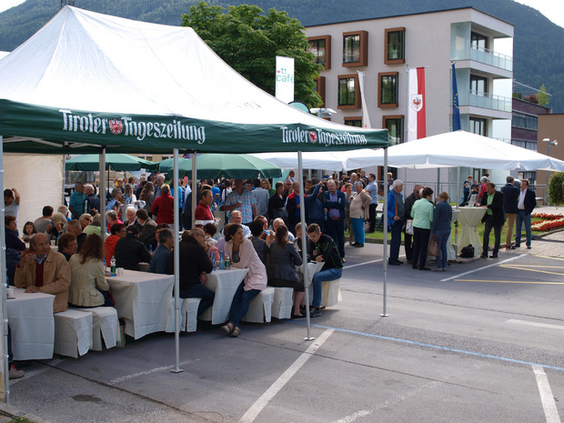Das TT-Café ist wieder auf Tour und legt am Samstag ab 9 Uhr einen Stopp am Imster Sparkassenplatz ein.