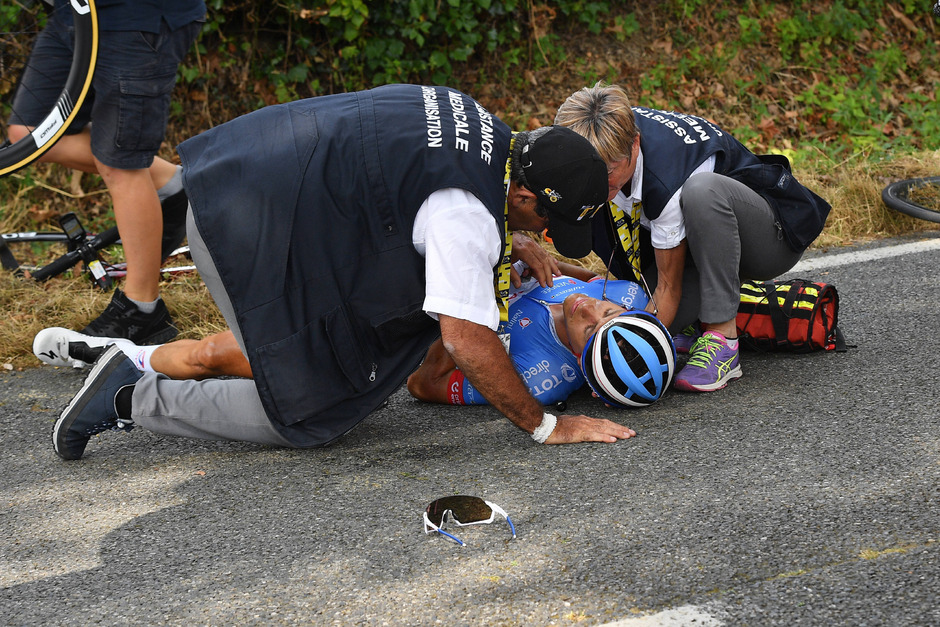 Niki Terpstra musste schwer verletzt bei der Tour de France aufgeben.
