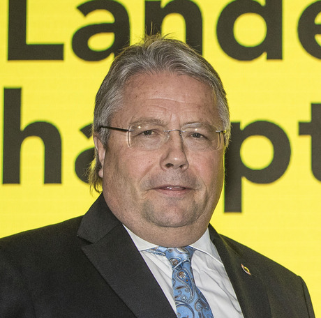 „Dass in österreichischen Gemeinden der Klimanotstand ausgerufen wird, ist populistisch.“
Franz Hörl, ÖVP
(Wirtschaftsbundchef)