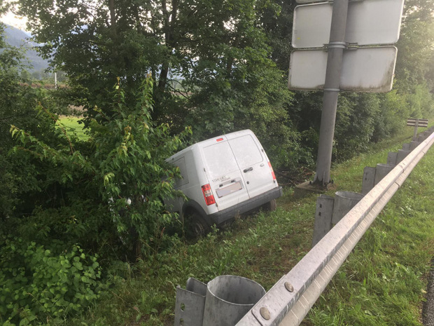 Auf der Inntalautobahn bei Wörgl verunglückte ein Klein-Lkw.