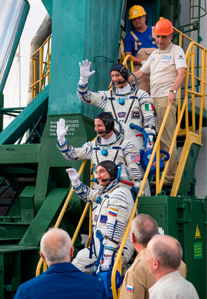 Die Raumfahrer Luca Parmitano, Drew Morgan of NASA und Alexander Skvortsov (von oben).