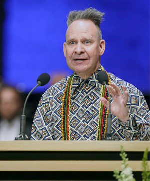 Festredner Peter Sellars mahnte entschiedenes Vorgehen beim Klimaschutz ein.