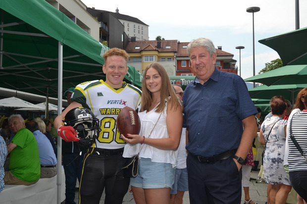 Judoka Natascha Pircher und American-Football-Spieler Markus Jager (l.) mit TT-CR Mario Zenhäusern.