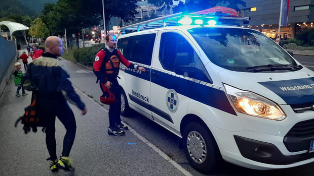 Auch die Wasserrettung Innsbruck war vor Ort.