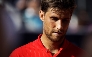 Der Titelverteidiger ist draußen: Martin Klizan (SVK) unterlag dem Deutschen Martin Bachinger knapp 6:7 (5), 7:6 (5), 6:7 (4).