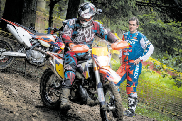 Matthias Walkner hat die Hobby-Fahrer im Blick.