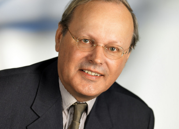 „Das Ziel ist, dass der Mensch mit hundert Jahren gesund ins Grab fällt.“ Markus Metka,
Präsident der Österr. Anti-Aging-Gesellschaft
