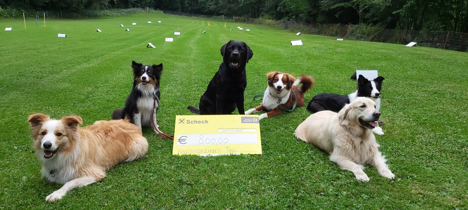Der Reinerlös aus dem Losverkauf beim großen Jubiläumsfest des ÖGV Crazy Dog wurde an die Kinderhospizarbeit Tirol gespendet.