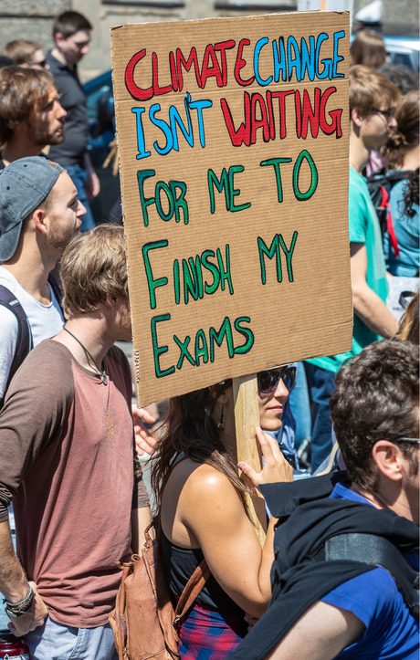 "Klimawandel wartet nicht darauf, dass ich mit meinen Prüfungen fertig bin" ist ein vielverwendeter Leitsatz bei den Fridays for Future-Demos.