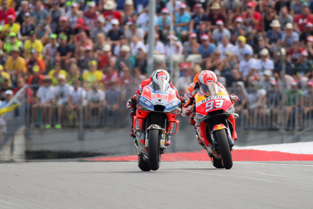 Im Vorjahr lieferten sich Sieger Jorge Lorenzo und Marc Marquez so manchen Zweikampf mit Messer zwischen den Zähnen.