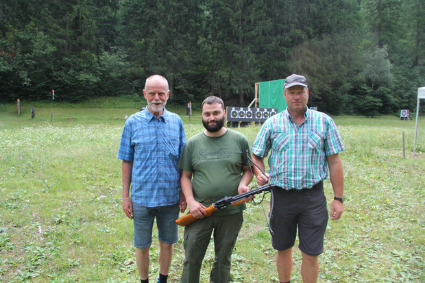 Schützenmajor Fritz Gastl, Obmann Christoph Pinzger und Schützenhauptmann Arnold Wachter (v. l.) luden zum Bewerb.