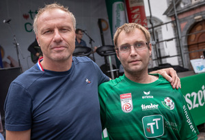 WSG-Tirol-Trainer Thomas Silberberger mischte sich in Hall unter die Fans.