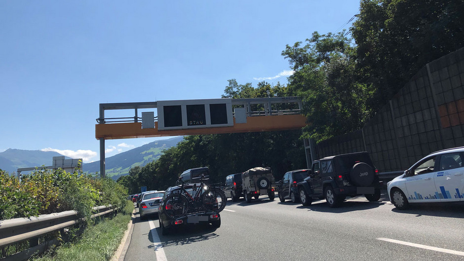 Die Baustelle führte dazu, dass es sich auf der Inntalautobahn massiv staute.