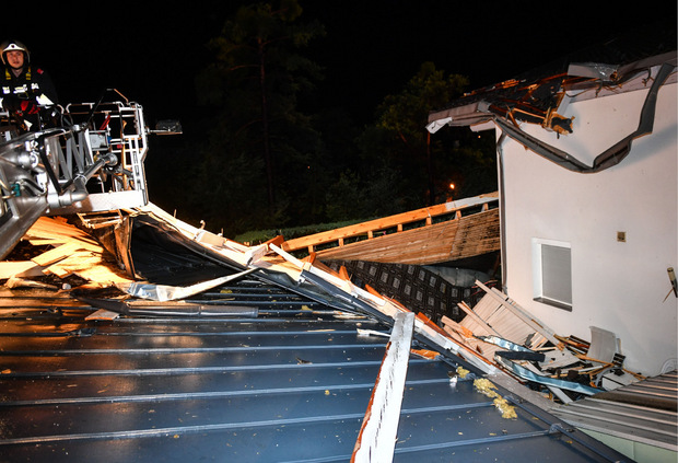 Die Feuerwehr hatte nach dem schweren Unwetter alle Hände voll zu tun.