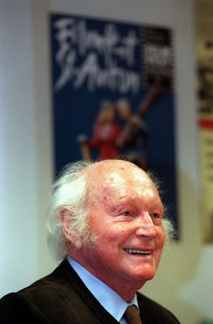 1998: Heinrich Harrer spricht über „Sieben Jahre in Tibet“.
