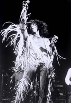 Ein Kameramann rückte Roger Daltrey beim Auftritt der britischen Band „The Who“ auf die Pelle.