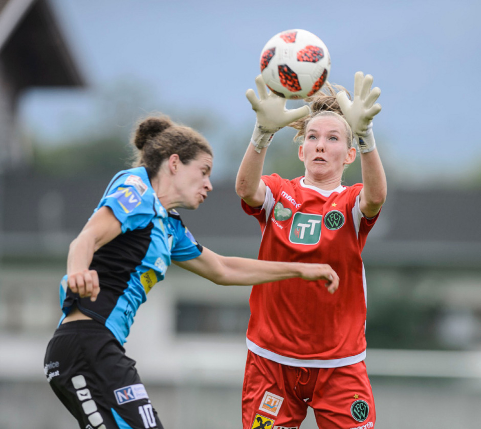 Wacker-Torfrau Jasmin Pal hatte gegen ihre ehemalige ÖFB-Teamkollegin Nina Burger am Samstag das Nachsehen. Neulengbach-Neuzugang Burger besiegelte mit ihren zwei Toren den 2:0-Sieg.