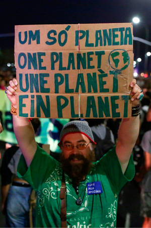 Viele Menschen auf der ganzen Welt sind fassungslos.