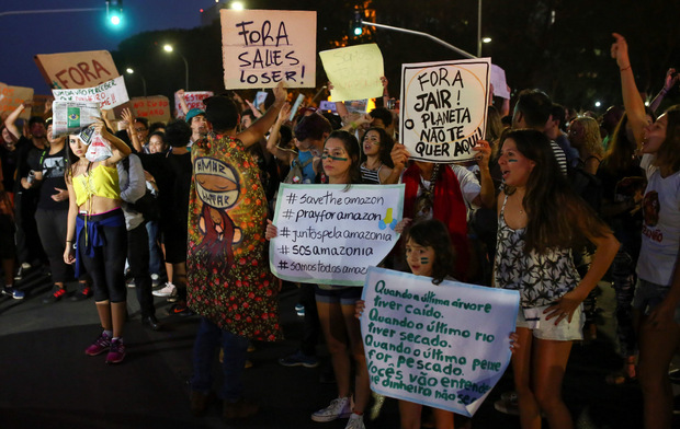 Zahlreiche Menschen gingen in den Großstädten Brasiliens auf die Straße.
