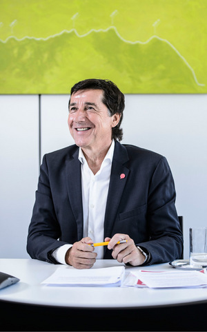 Seit 1987 ist Margreiter als Rechtsanwalt tätig. Von 1986 bis 2010 war er in der Haller Kommunalpolitik aktiv. 2017 kandidierte er für die NEOS zum Nationalrat, 2019 zur EU-Wahl.